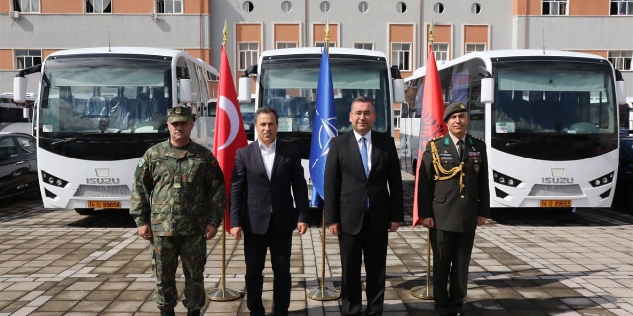 Türkiye, Arnavutluk Silahlı Kuvvetlerine 40 araç bağışladı