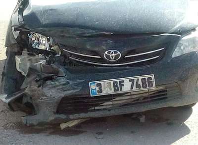 Otomobil, hamile kadını taşıyan ambulans ile çarpıştı