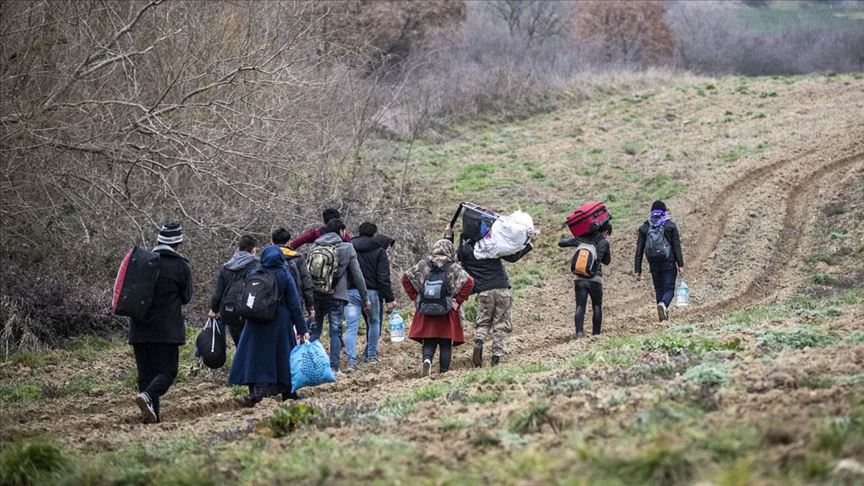 Yunanistan, göçmen akınına karşı Türkiye sınırındaki çitleri 140 km daha uzatma kararı aldı