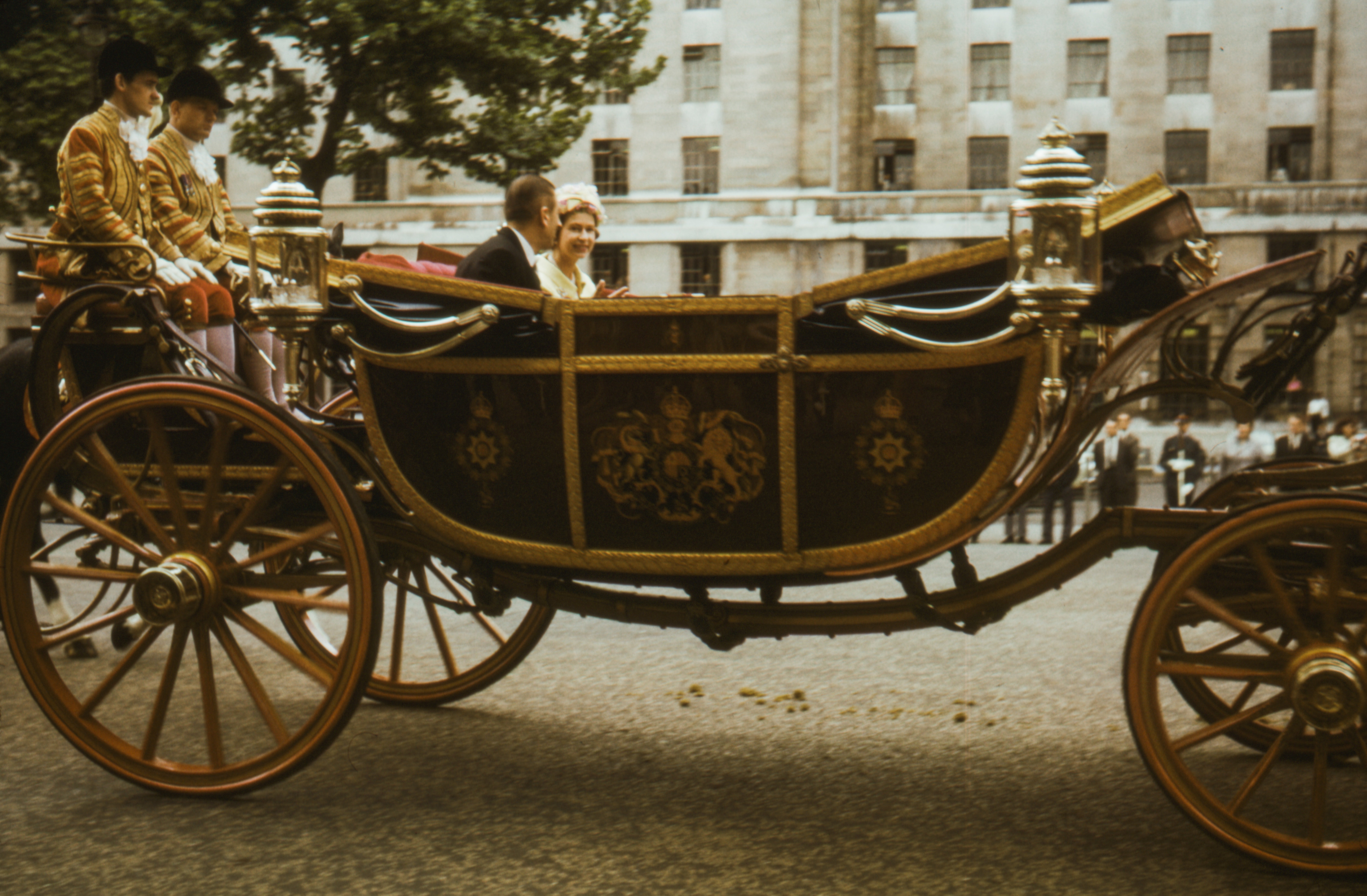 Dünya, Kraliçe Elizabeth'in ölümü hakkında ne dedi?