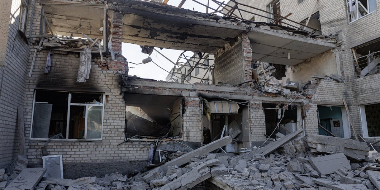 Rusya, Ukrayna’nın İzyum ve Balakley şehirlerindeki birliklerini geri çekiyor