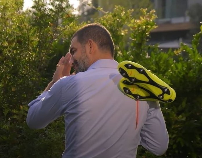 Arda Turan futbolculuk kariyerine bu videoyla veda etti!
