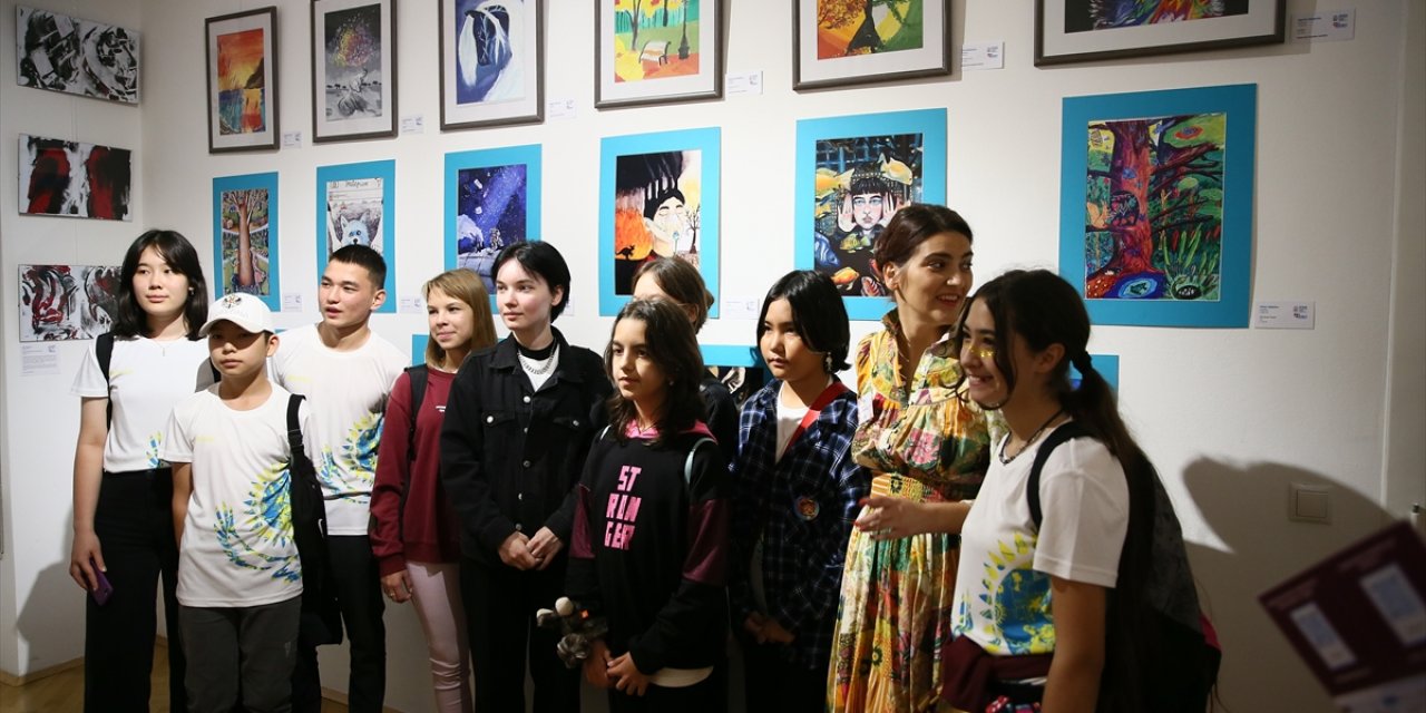 Viyana Yunus Emre Enstitüsü’nde 20 ülkeden 38 sanatçının eserleri sergilendi