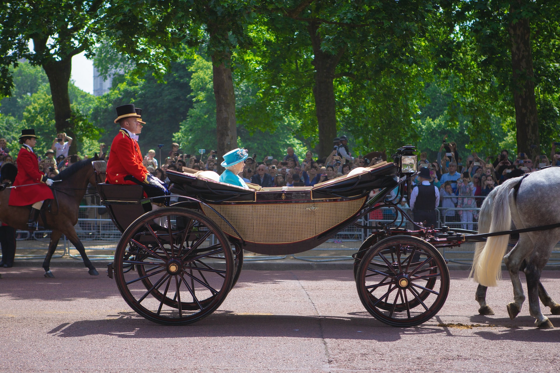 Yeni Zelanda Başbakanı'na Kraliçe Elizabeth'ten verilmiş o hayat tavsiyesi