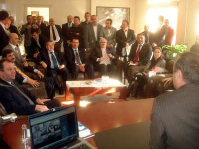 Ak Parti milletvekillerine nazar boncuğu takan Kaymakam, aday adaylığı için istifa etti