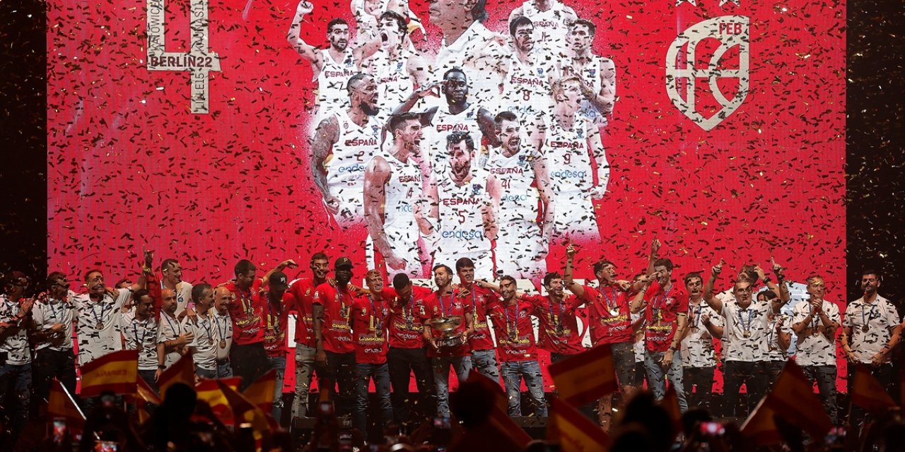 İspanya, Avrupa basketbol şampiyonluğunu Madrid'de kutladı