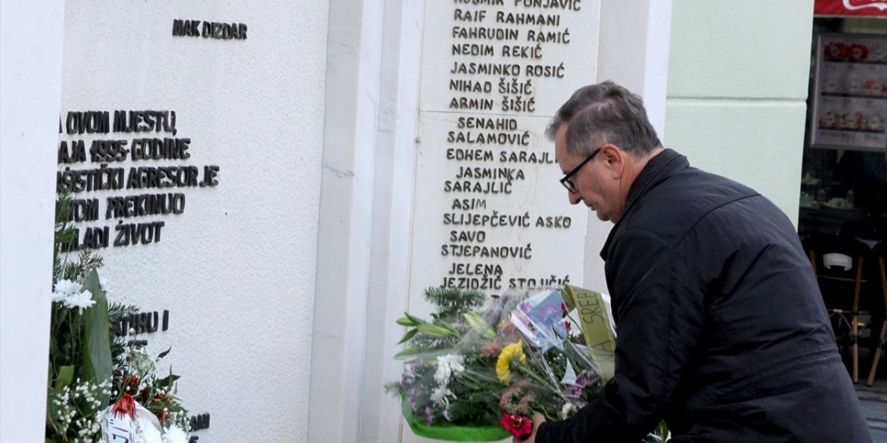 Srebrenitsa kurbanları "Hakikat ve Umut Çiçeği" tiyatro oyunuyla anıldı