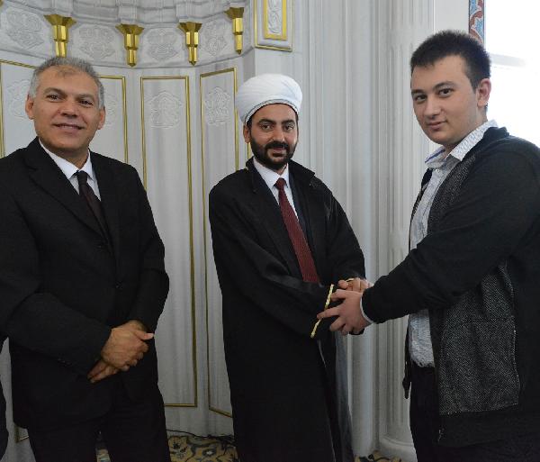 Almanya'da camiler doldu taştı