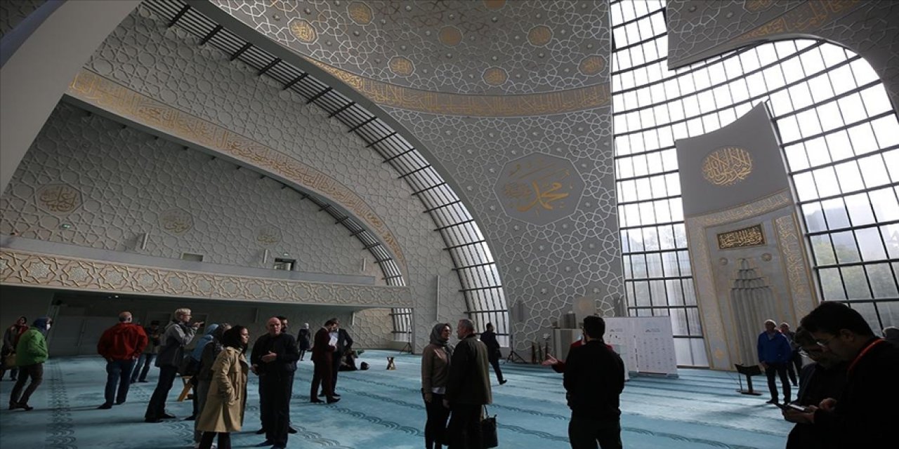Almanya'daki camilerde 'Açık Kapı Günü' etkinliği