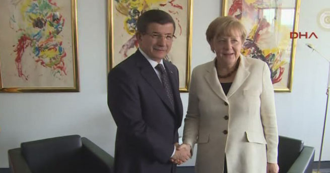 Davutoğlu, Merkel'le ABD'de görüştü