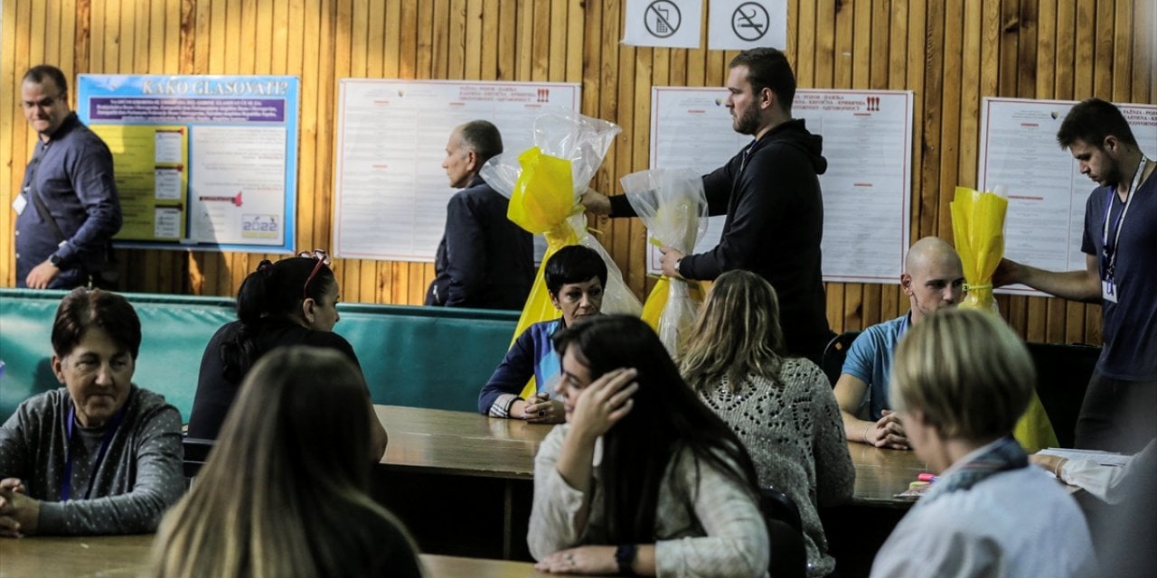 Bosna Hersek'in Sırp entitesindeki tartışmalı oyların yeniden sayımı başladı
