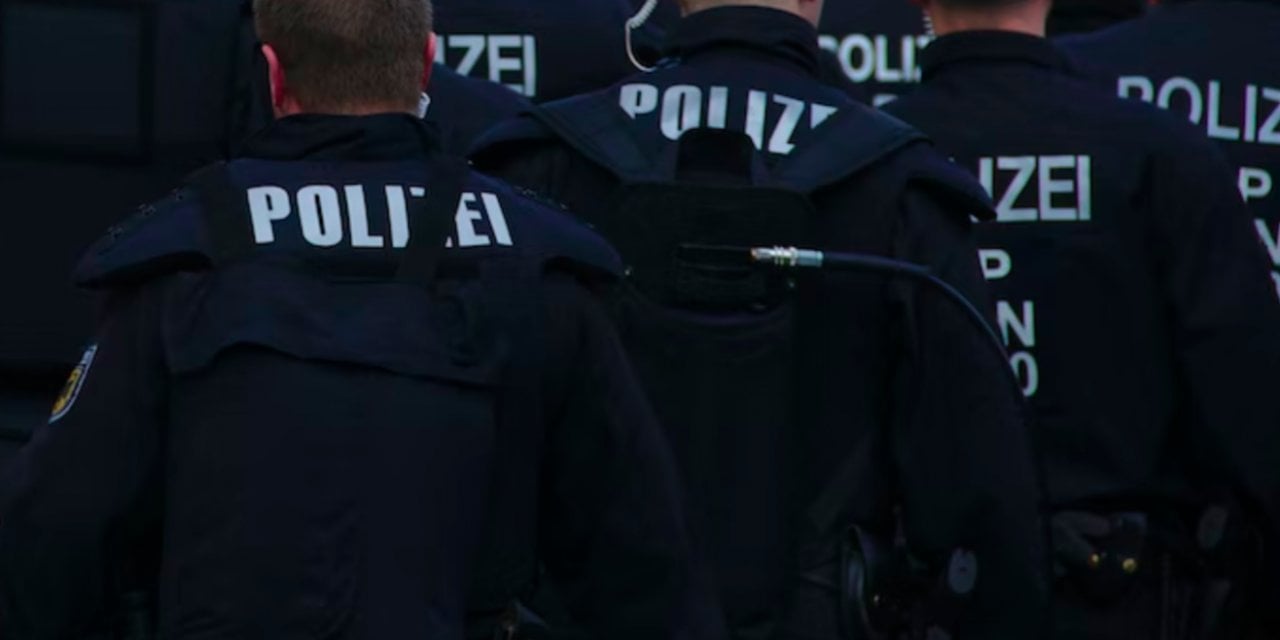 Almanya'da polisler hakkında 'orantısız şiddet' soruşturması