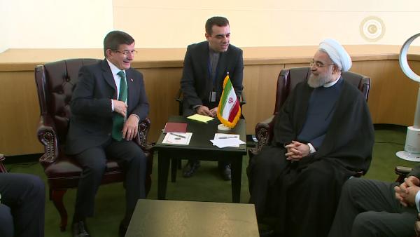 Davutoğlu, Ruhani ile görüştü