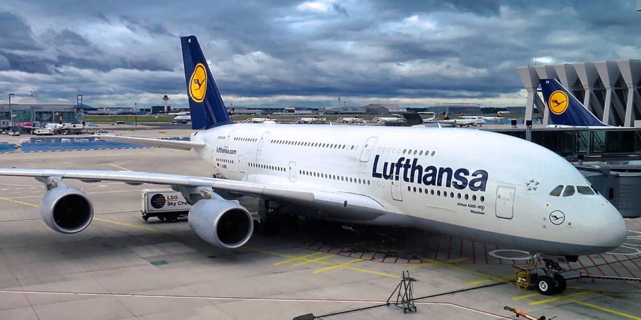 Lufthansa uçağı İstanbul Havalimanı'na zorunlu iniş yaptı