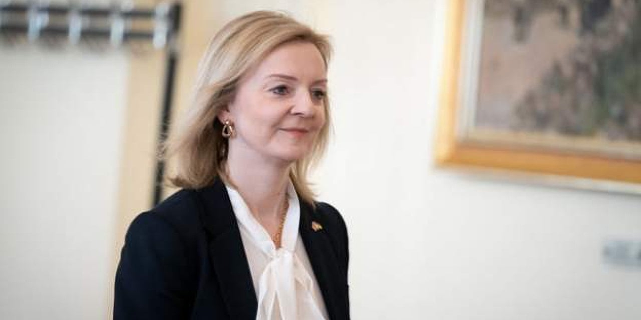 İngiltere'de Liz Truss da 44 gün sonra görevini bıraktığını açıkladı