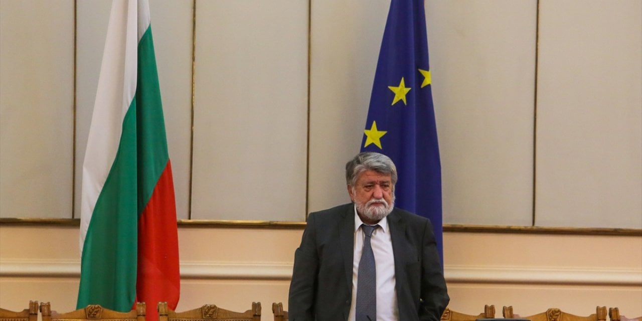 Bulgaristan'da Meclis Başkanlığına bir Türk seçildi