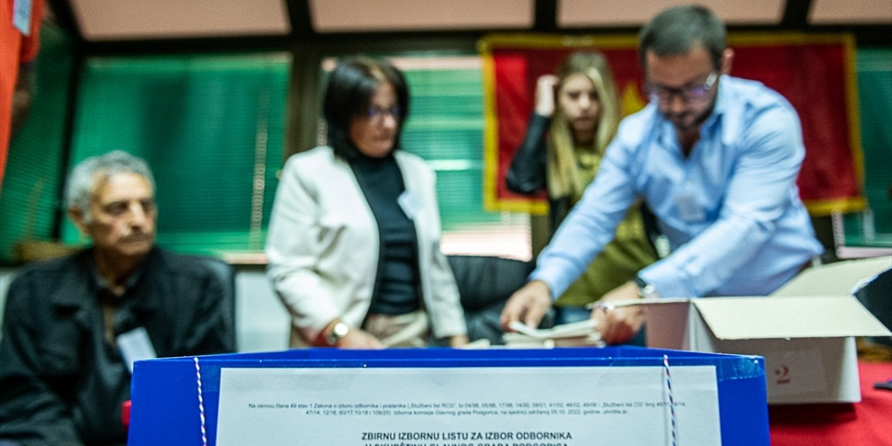 Slovenya ve Karadağ'da halk sandık başında