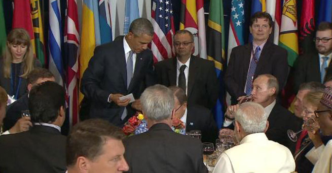 Obama, Putin'i 'es' geçti