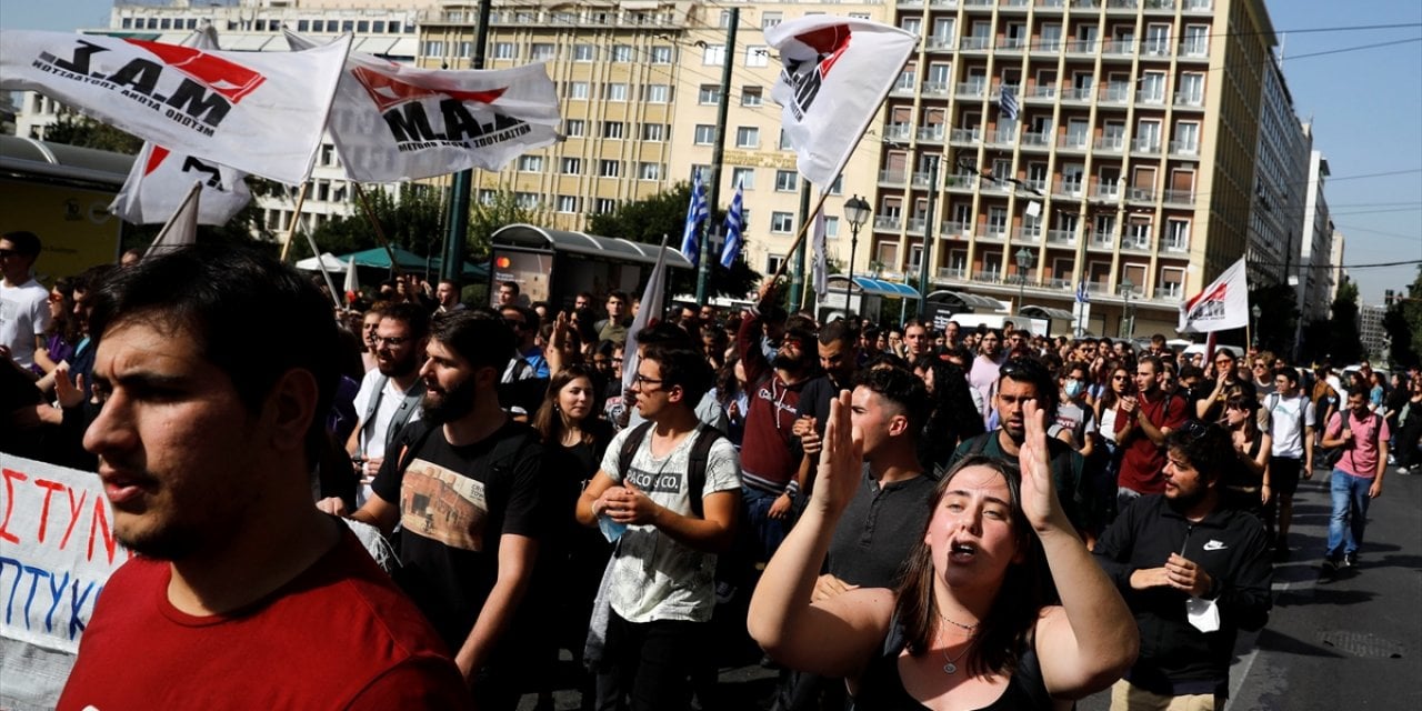 Yunanistan'da öğrenciler daha iyi eğitim talebiyle eylem yaptı