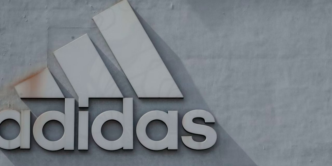 Adidas, rapçi Kanye West ile ortaklığını bitirdi