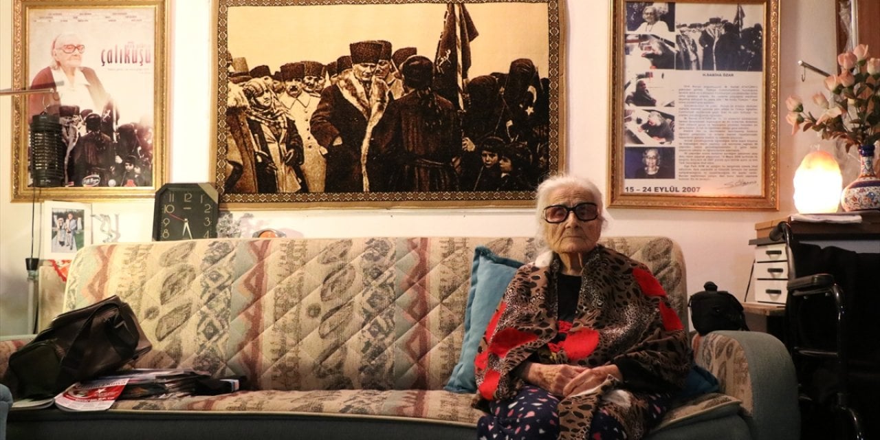 Cumhuriyet'in ilanına tanıklık eden Sabiha öğretmenin asırlık gururu