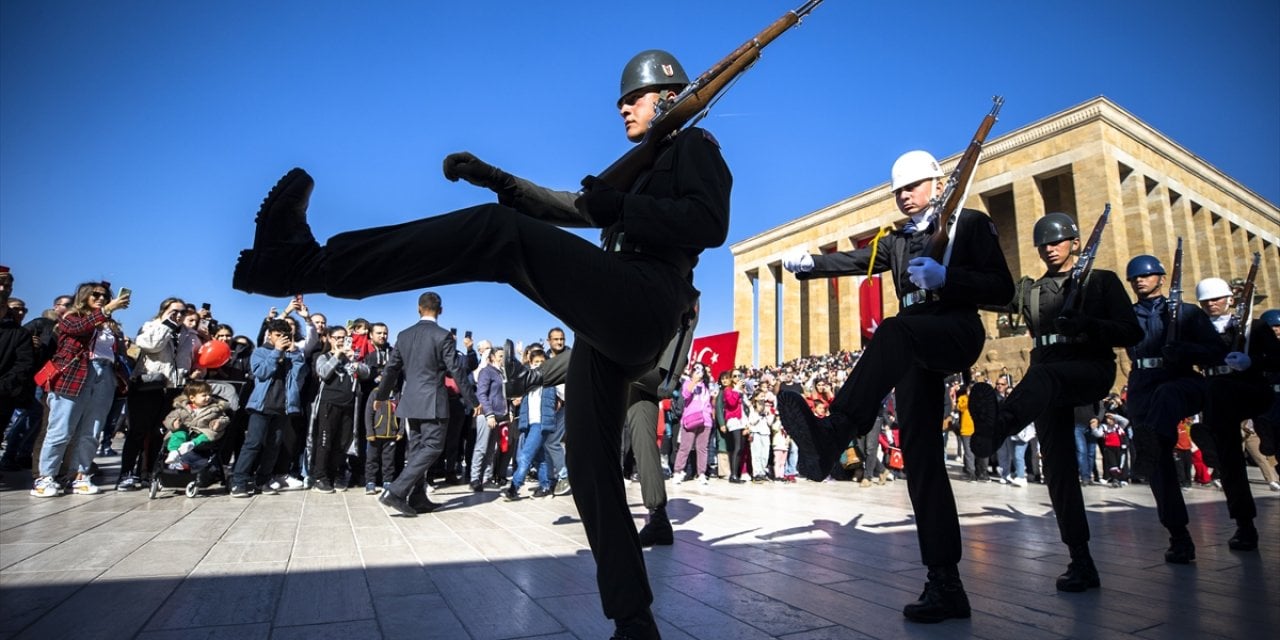 Anıtkabir'de 29 Ekim Cumhuriyet Bayramı coşkusu