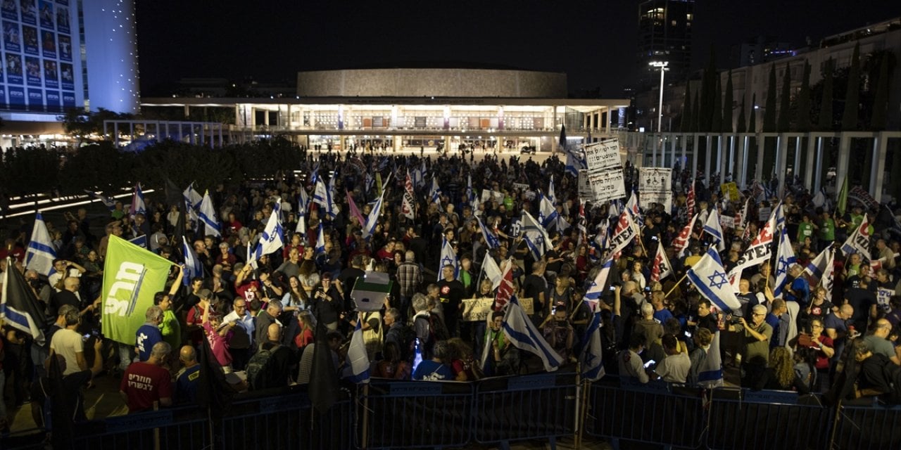 Tel Aviv'de Netanyahu karşıtı protesto düzenlendi