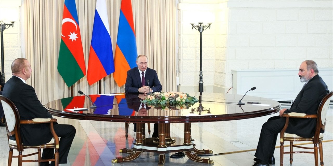 Putin, Aliyev ve Paşinyan, Soçi'de bir araya geldi