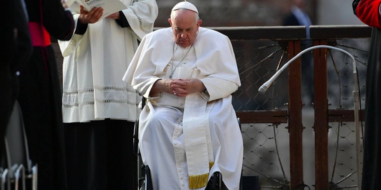 Papa Franciscus, Bahreyn'deki Kutsal Kalp Kilisesi'nde ayine katıldı