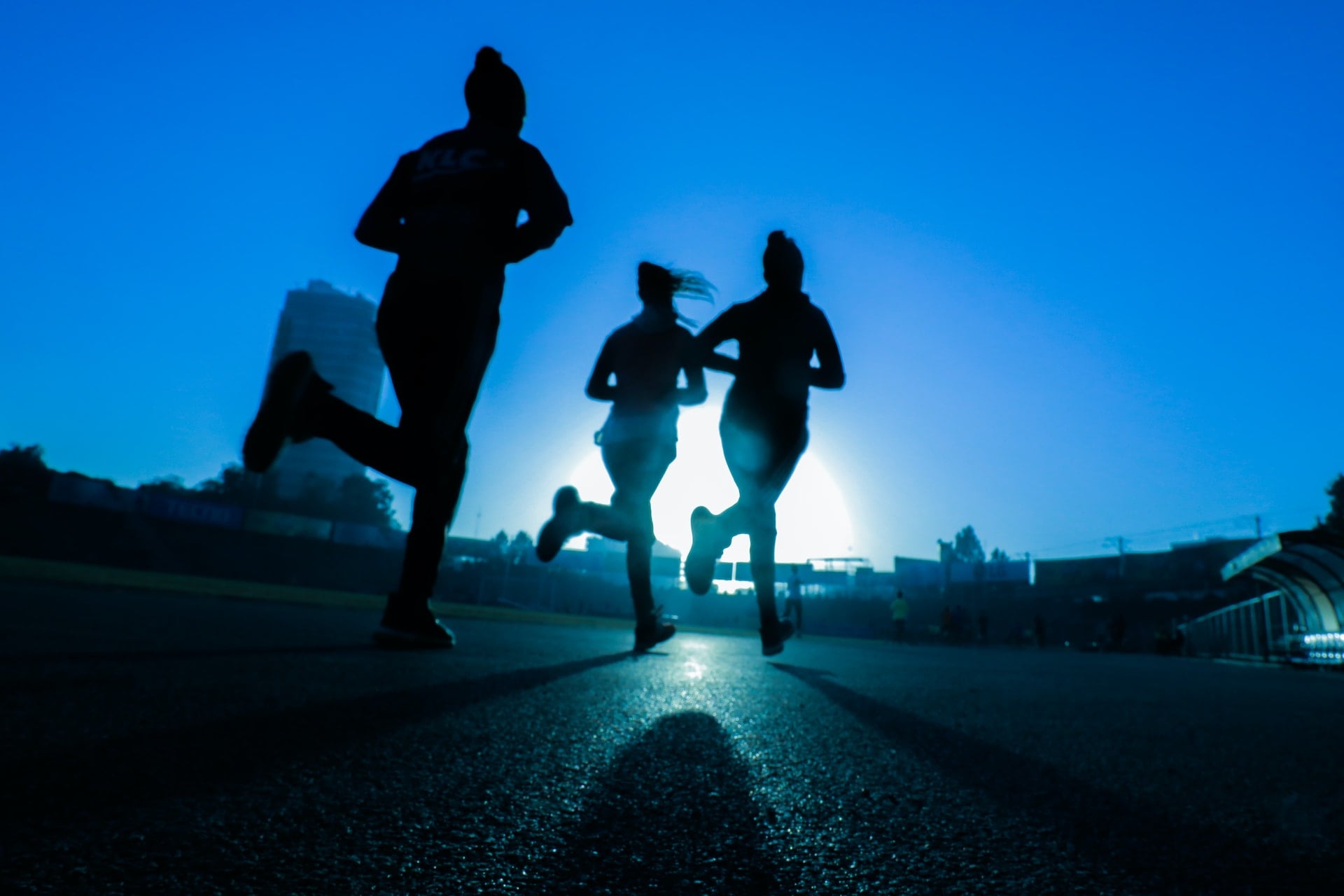 İran hükümeti, İstanbul'daki maratona başörtüsüz katılan milli patencisini kınadı