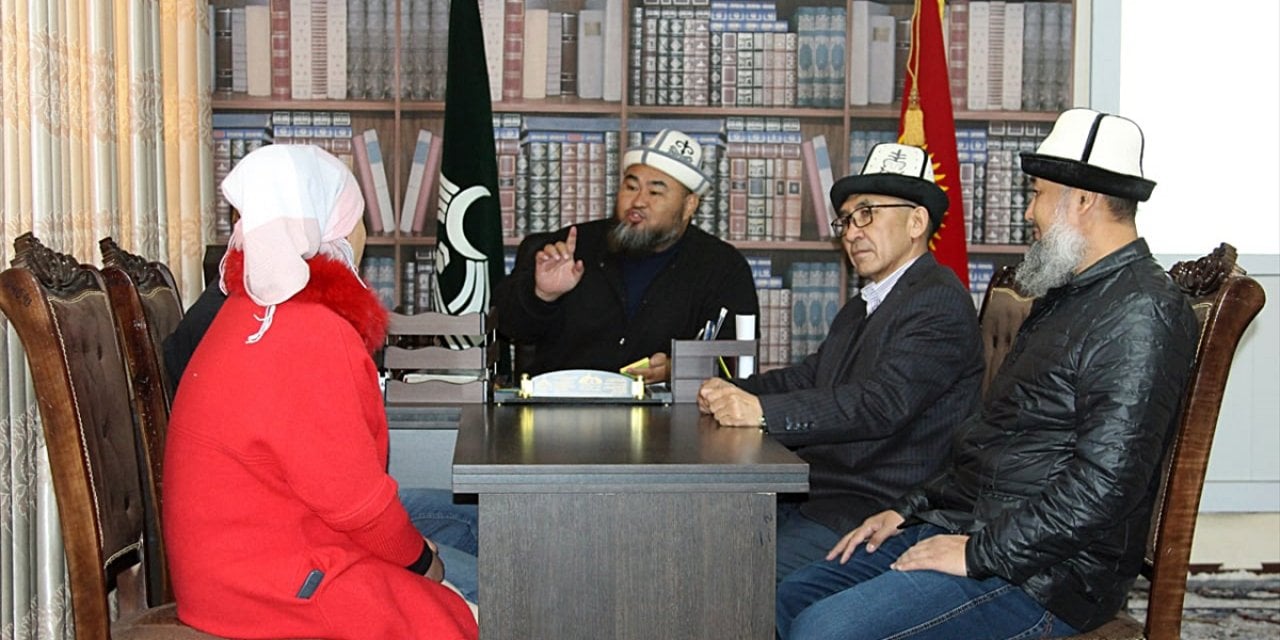 Belçika vatandaşı, sevdiği Kırgız kadın için Müslüman oldu