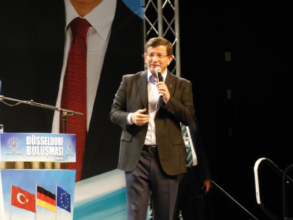 Davutoğlu: Dövizli askerlik bin avroya düşecek