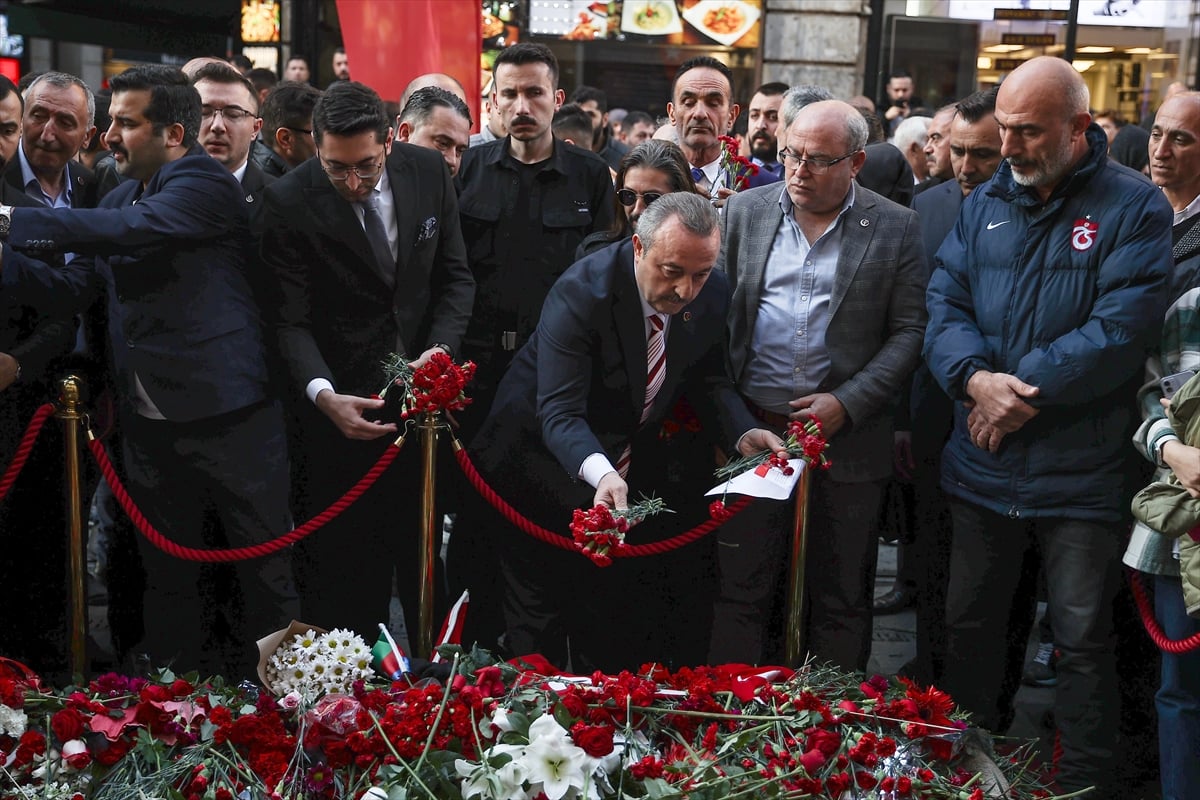 İstiklal Caddesi'ni ziyaret eden siyasiler, terör saldırısını kınadı