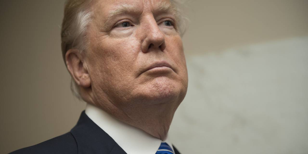Donald Trump, 2024'te yapılacak başkanlık seçimleri için adaylığını resmen açıkladı