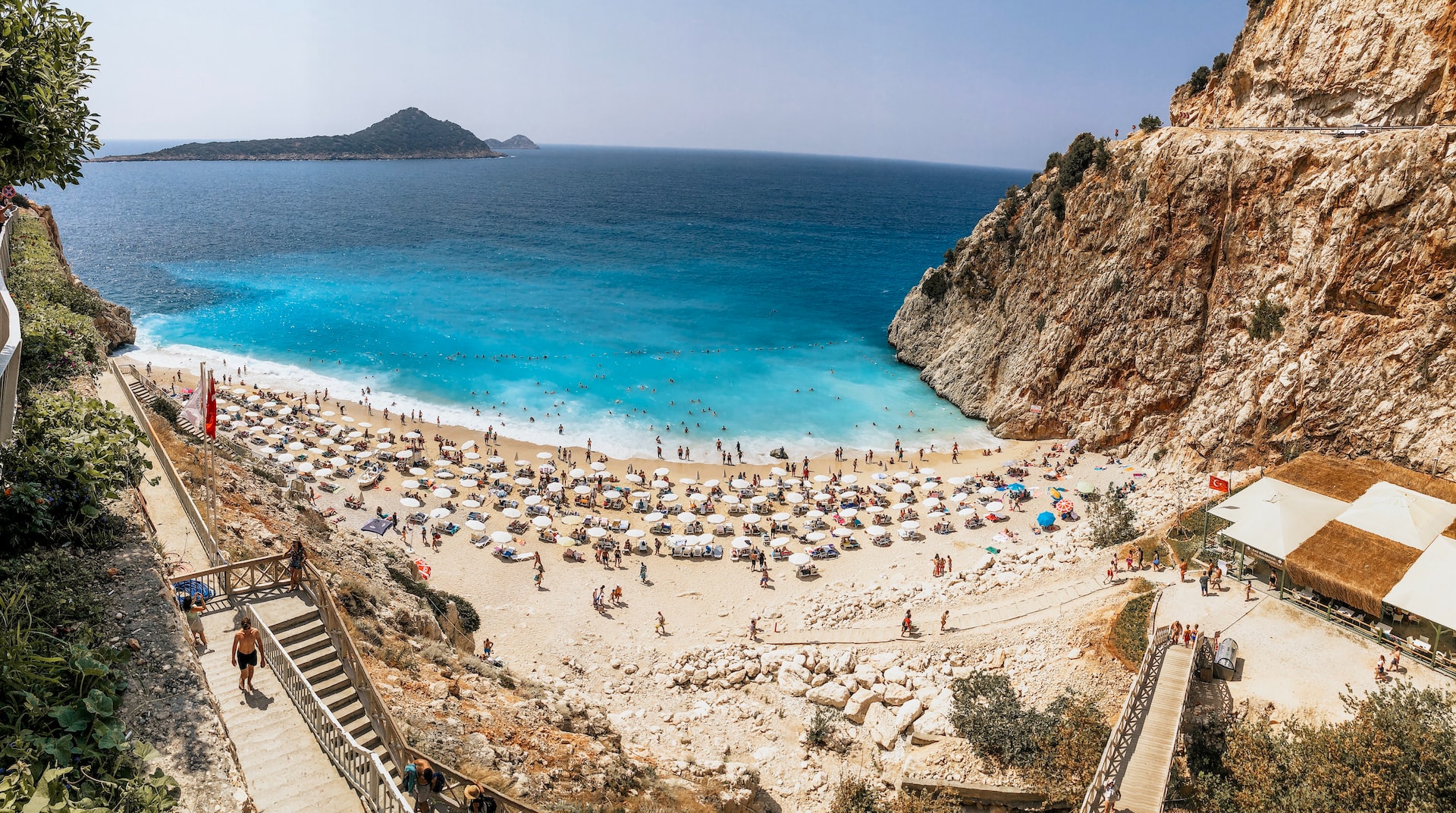 Alman turistler akın akın Antalya'ya geliyor!
