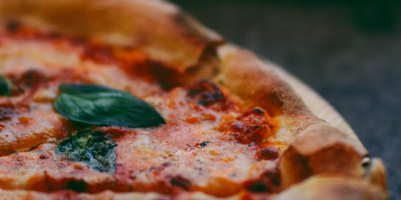Rewe'de Almanya çapında geri çağırma: Pizzada plastik parçalar bulundu