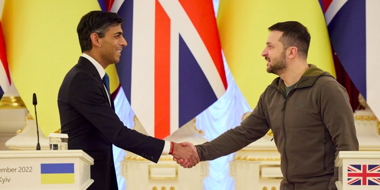 İngiltere Başbakanı Sunak Kiev'de Zelenskiy ile görüştü