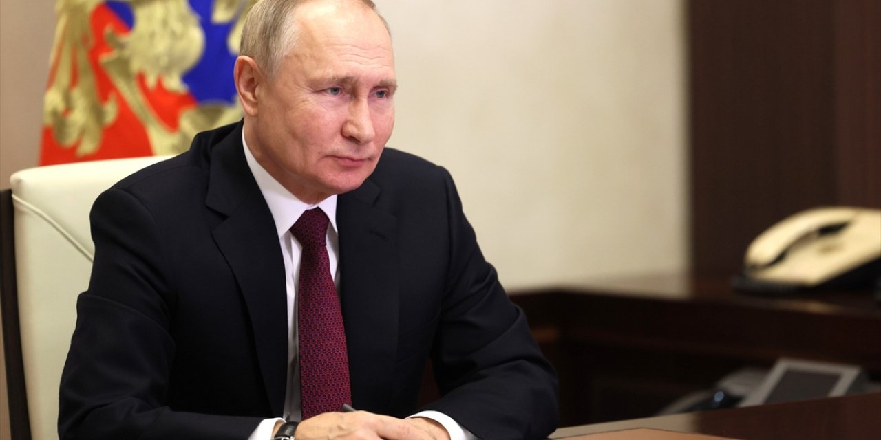 Putin: Dar bir kulüp kontrol ediyor