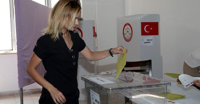 Yurt dışında yaşayan Türkler sandık başında