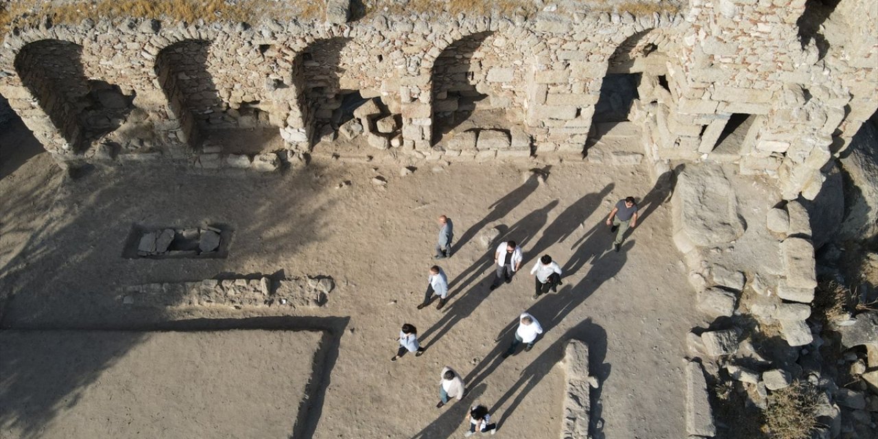 Herakleia Antik Kenti'ndeki kazılarda Menteşe Beyliği dönemi yapıları ortaya çıkarıldı