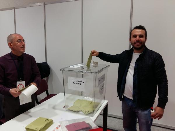 Düsseldorf'ta oy verme heyecanı