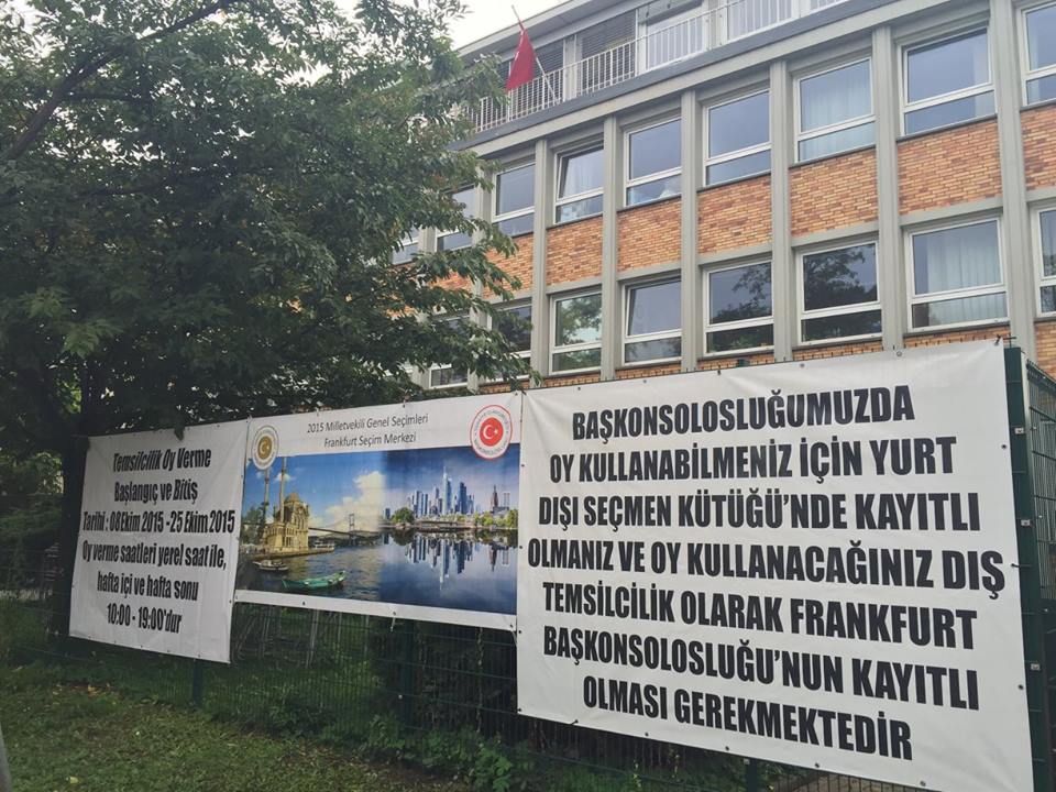Seçimler Frankfurt'ta güzel başladı