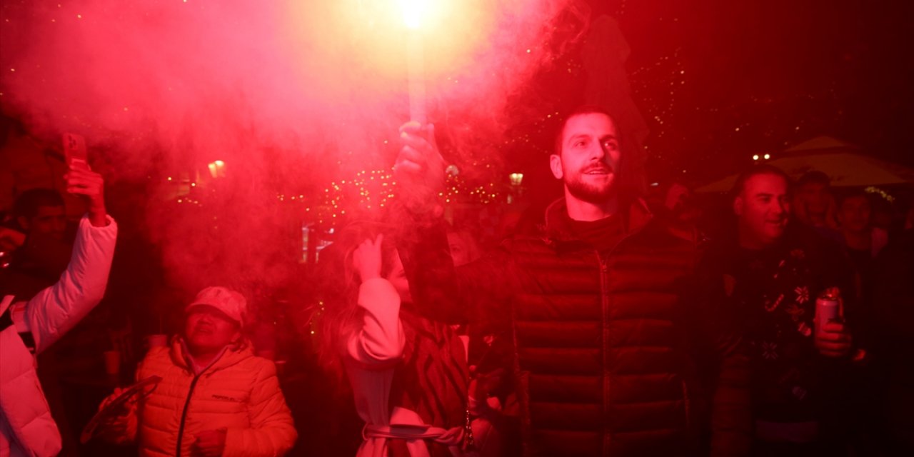 Hırvat taraftarlar, Dünya Kupası'nda çeyrek finale yükselmelerini coşkuyla kutladı