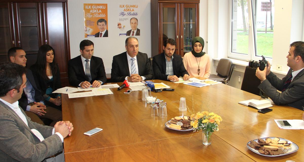 AK Parti, yurt dışı Türkler için vaatlerini açıkladı