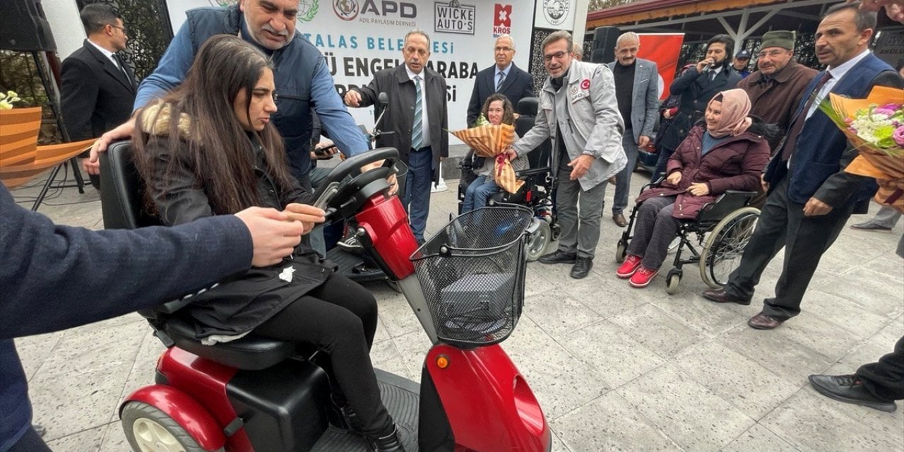 Hollandalı gurbetçilerden engellilere akülü araç ve tekerlekli sandalye desteği