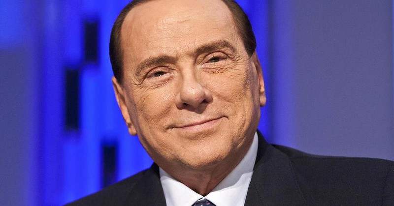 Berlusconi: ‘Juventus’u yenerseniz bir otobüs dolusu fahişe getirteceğim’