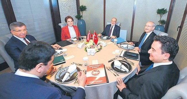 Altılı masanın önündeki iki kriz