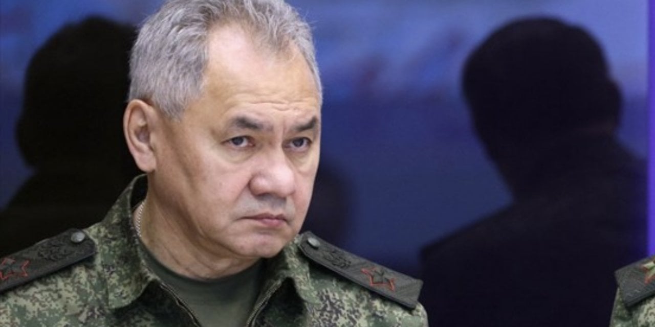 Rusya Savunma Bakanı Sergey Şoygu'nun Ukrayna’da savaşan Rus askerlerini cephede denetlediği bildirildi.