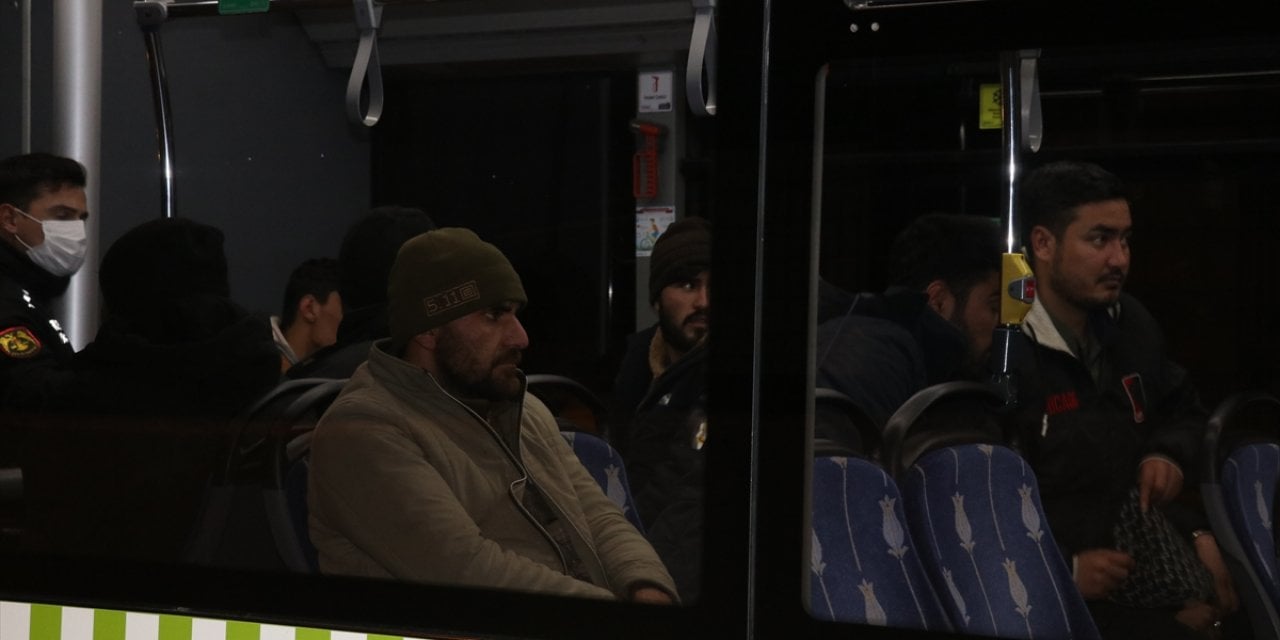 Yılbaşından bu yana 120 bine yakın düzensiz göçmen sınır dışı edildi