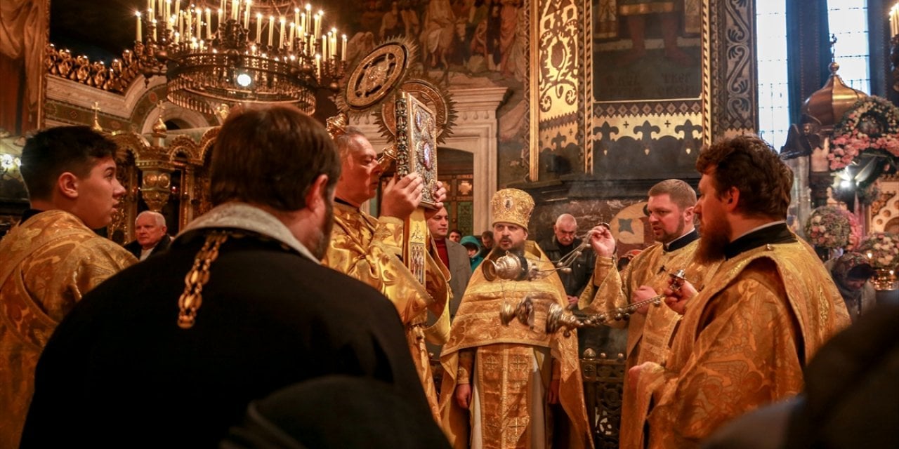 Ukrayna'da Noel Bayramı savaşın gölgesinde kutlanıyor